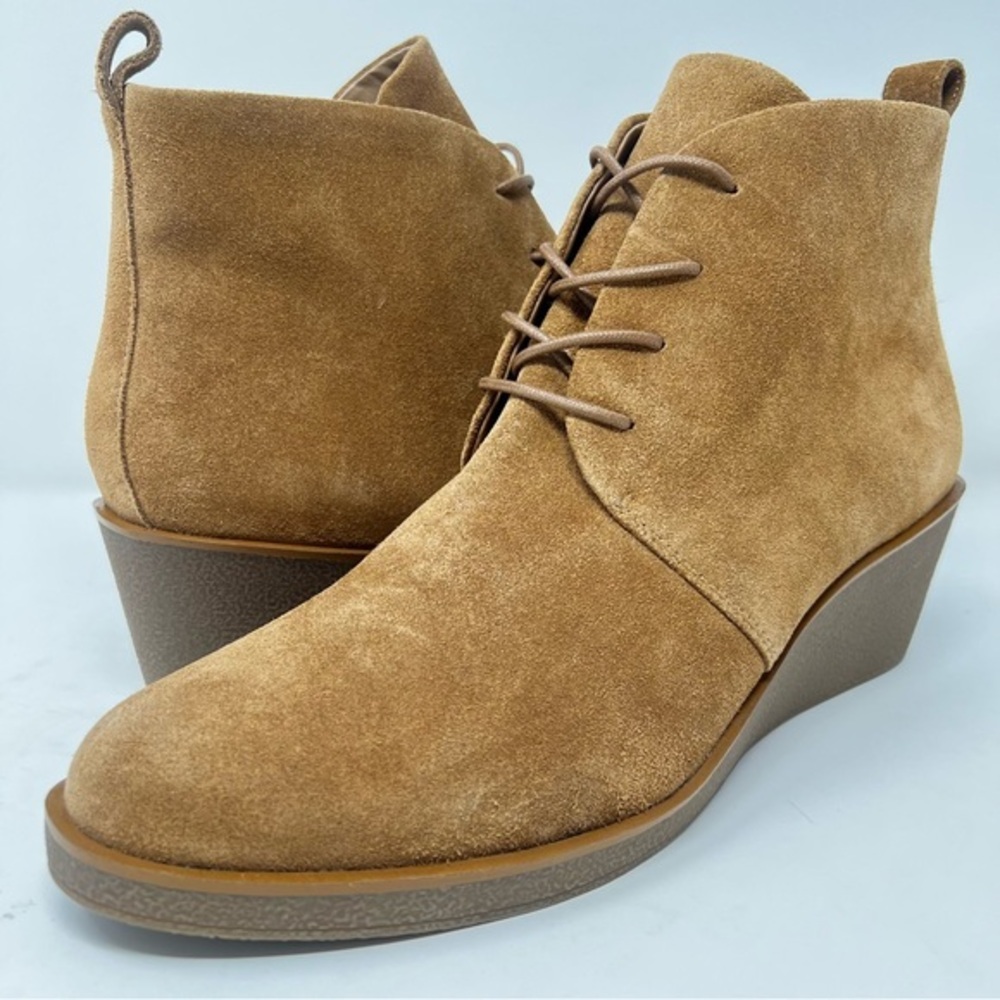 AEROSOLES Tan Textured Sole